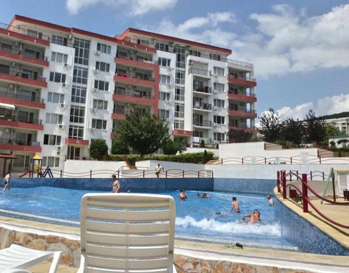 Sea View Apartment, Panorama, Pools And Beach, Sveti Vlas Eksteriør bilde